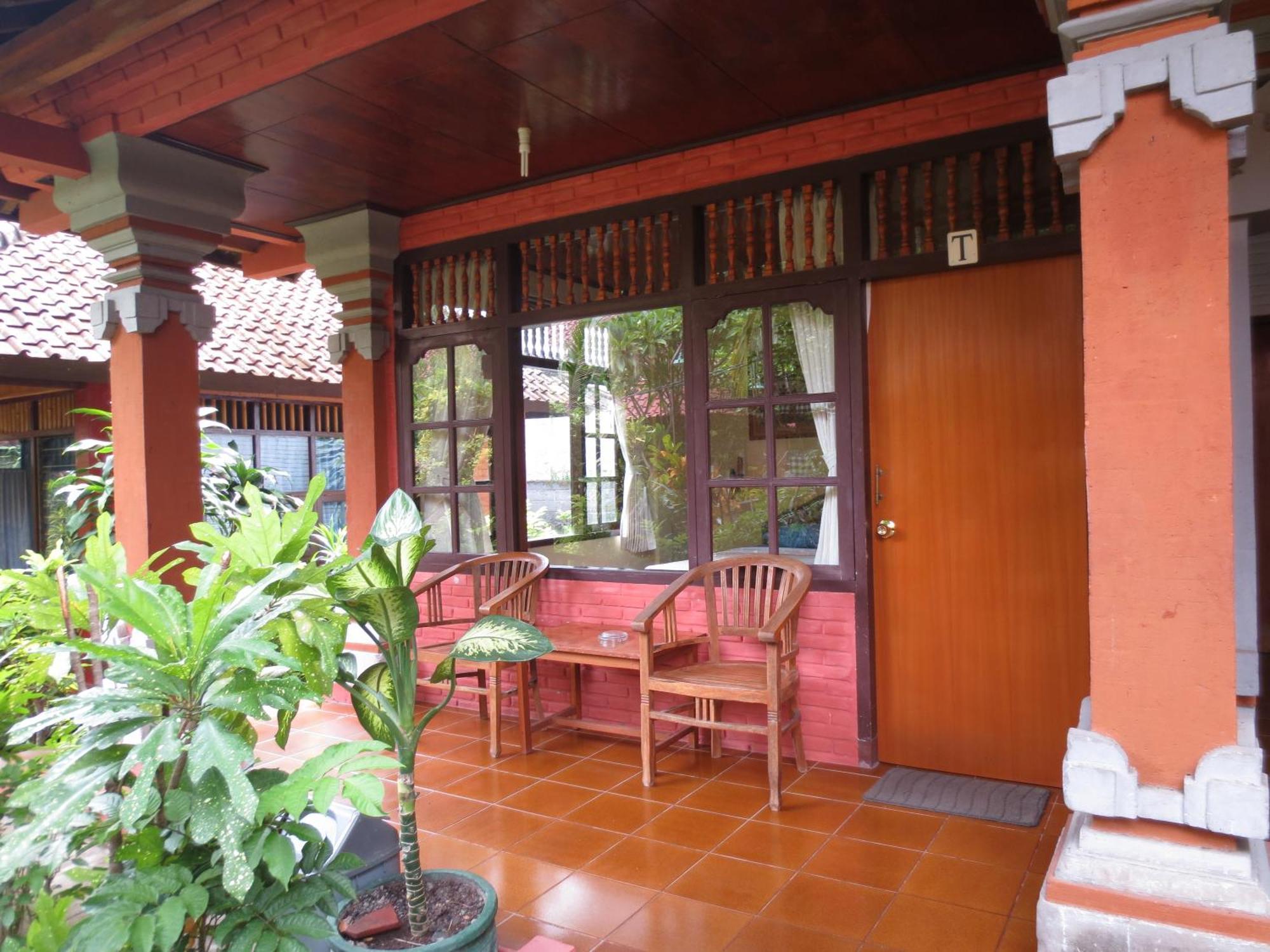 Paradise Palm Beach Bungalows And Dive Center Tulamben Buitenkant foto