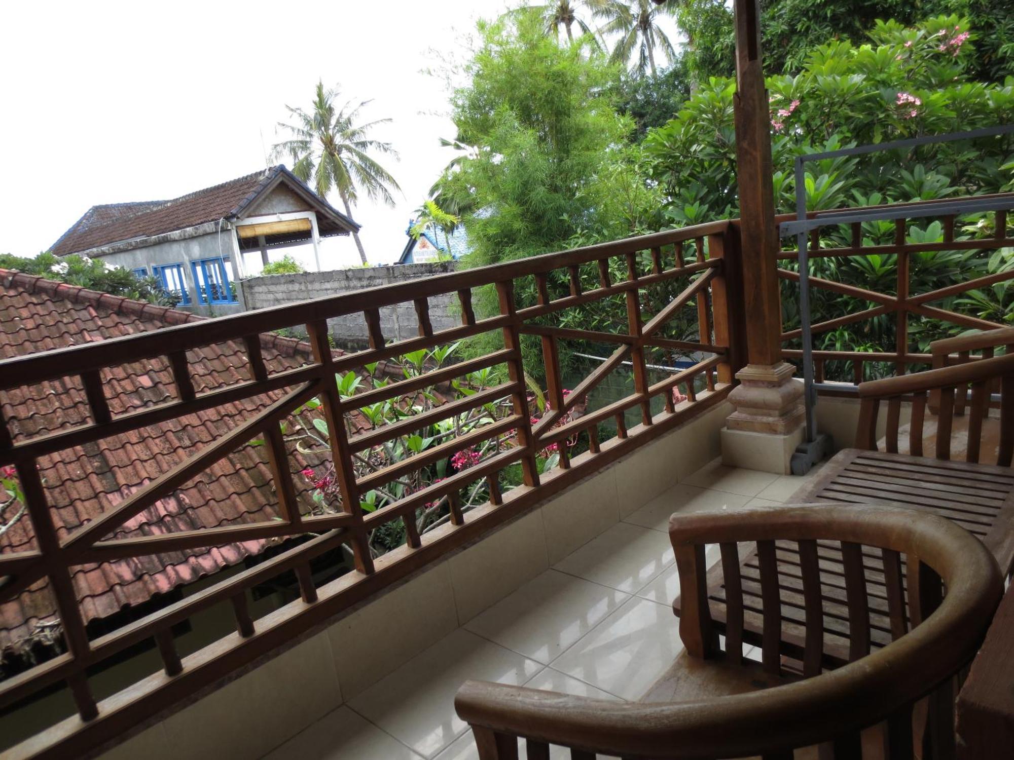 Paradise Palm Beach Bungalows And Dive Center Tulamben Buitenkant foto