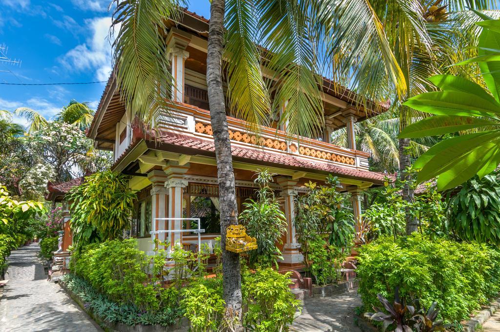 Paradise Palm Beach Bungalows And Dive Center Tulamben Buitenkant foto