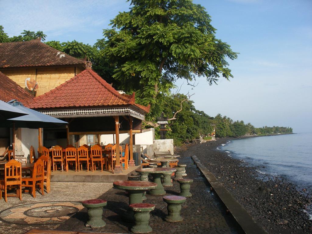 Paradise Palm Beach Bungalows And Dive Center Tulamben Buitenkant foto