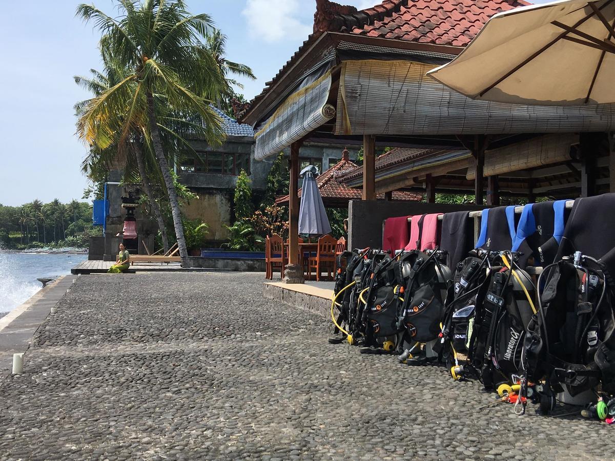 Paradise Palm Beach Bungalows And Dive Center Tulamben Buitenkant foto
