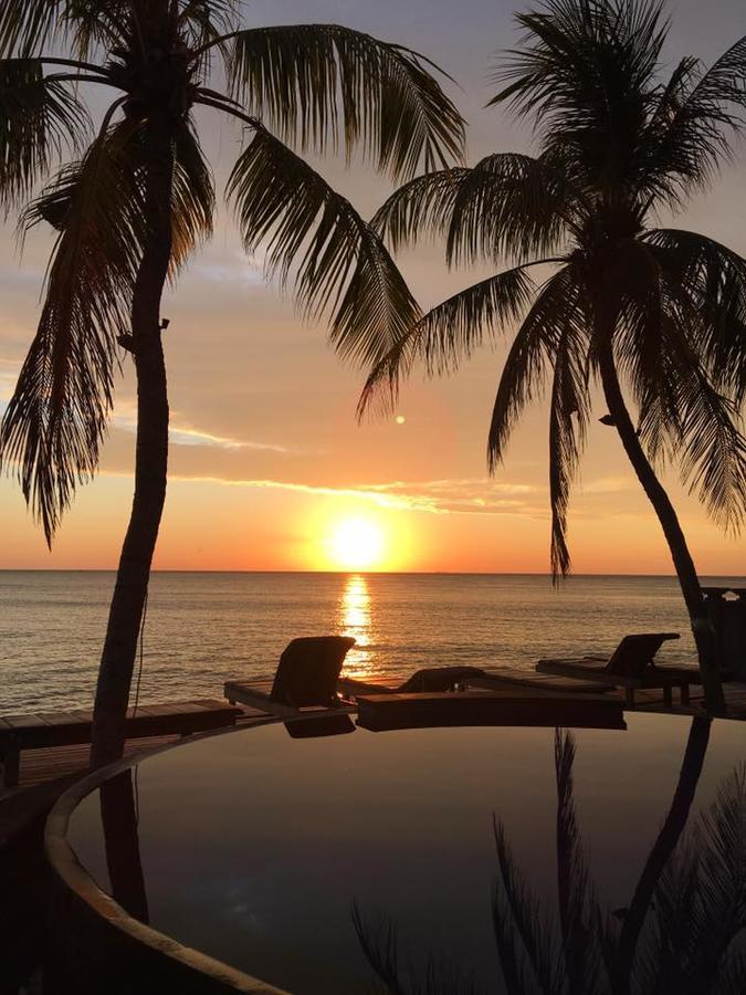 Paradise Palm Beach Bungalows And Dive Center Tulamben Buitenkant foto